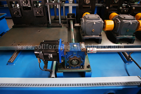 مکانیسم تغییر اندازه، که توسط سروو موتور هدایت می شود