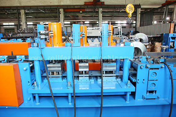 دستگاه مشت زدن