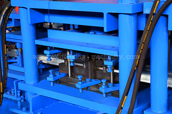 دستگاه مشت زدن