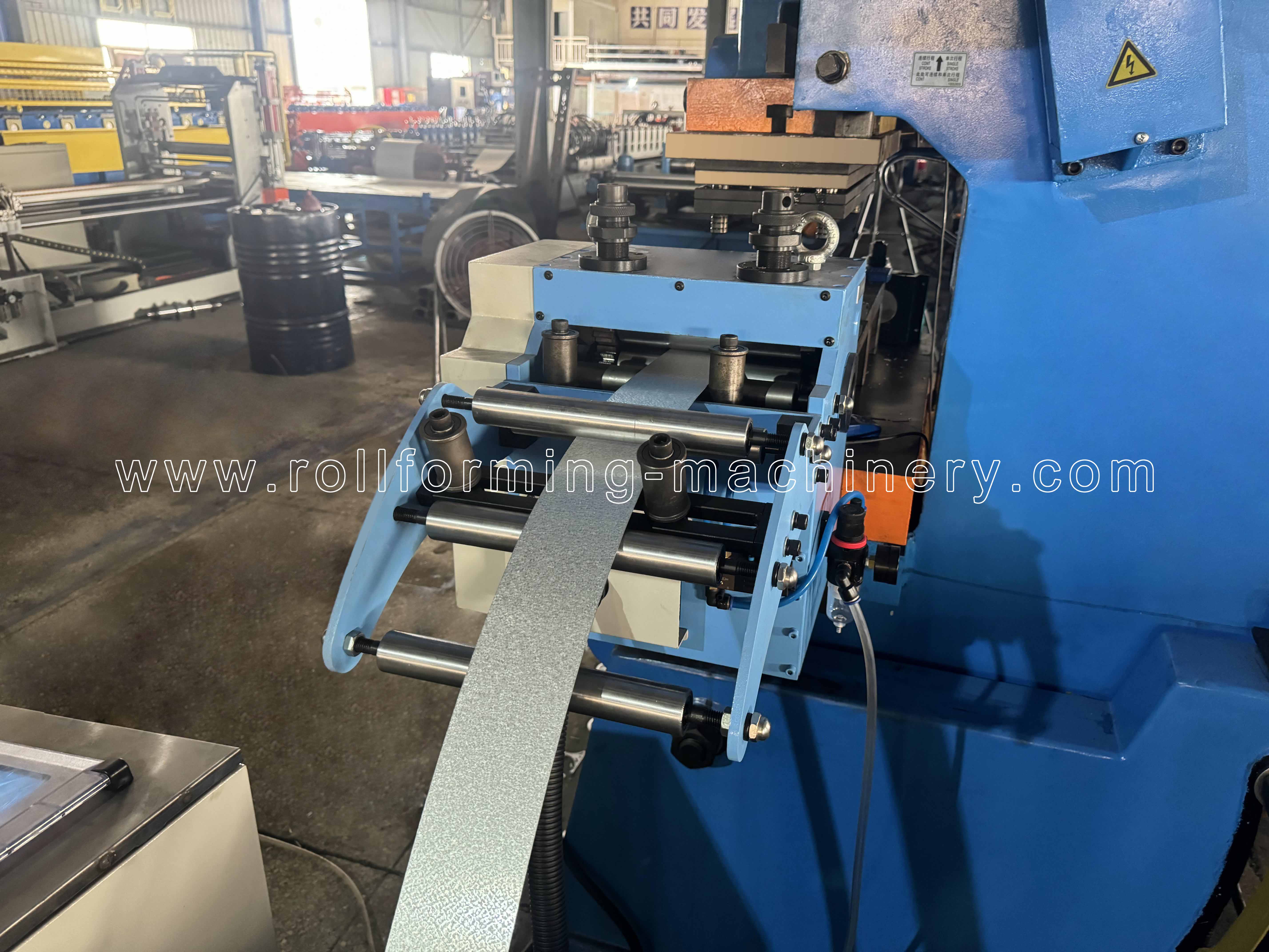 دستگاه تغذیه سروو