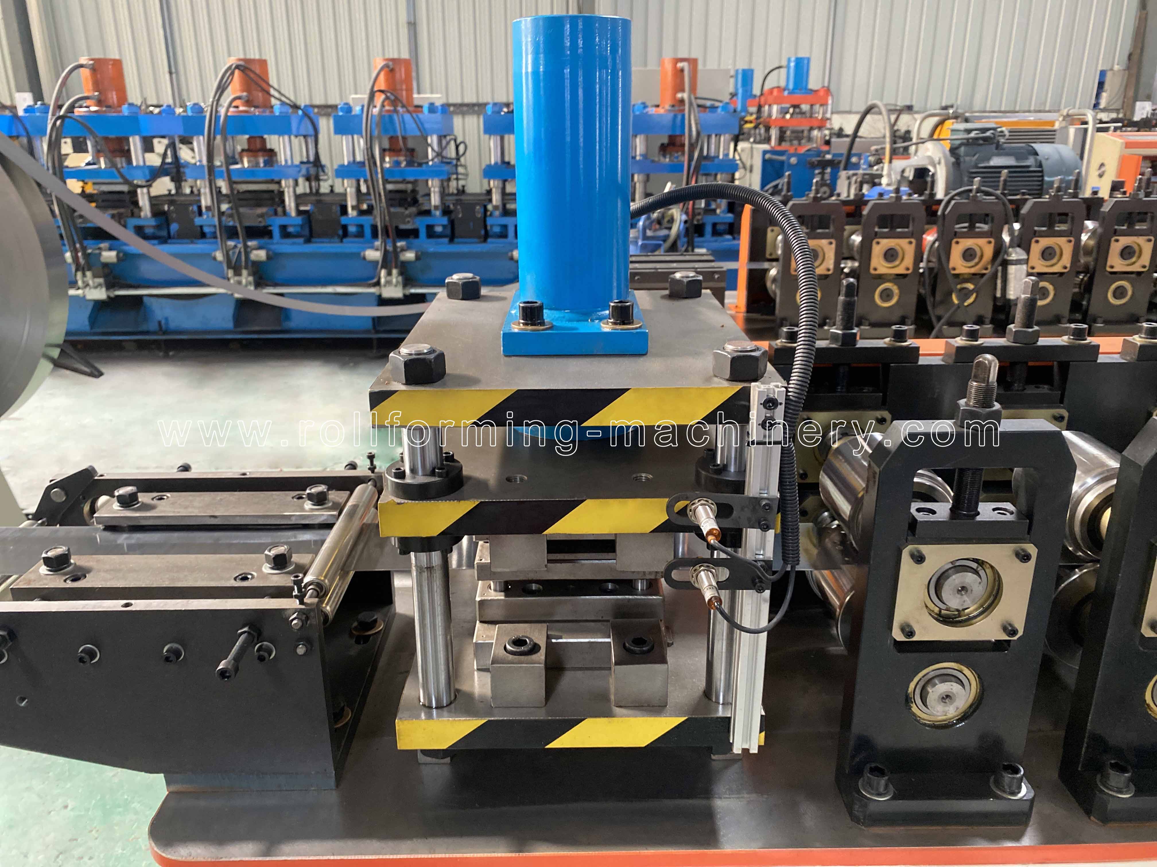 دستگاه مشت زدن