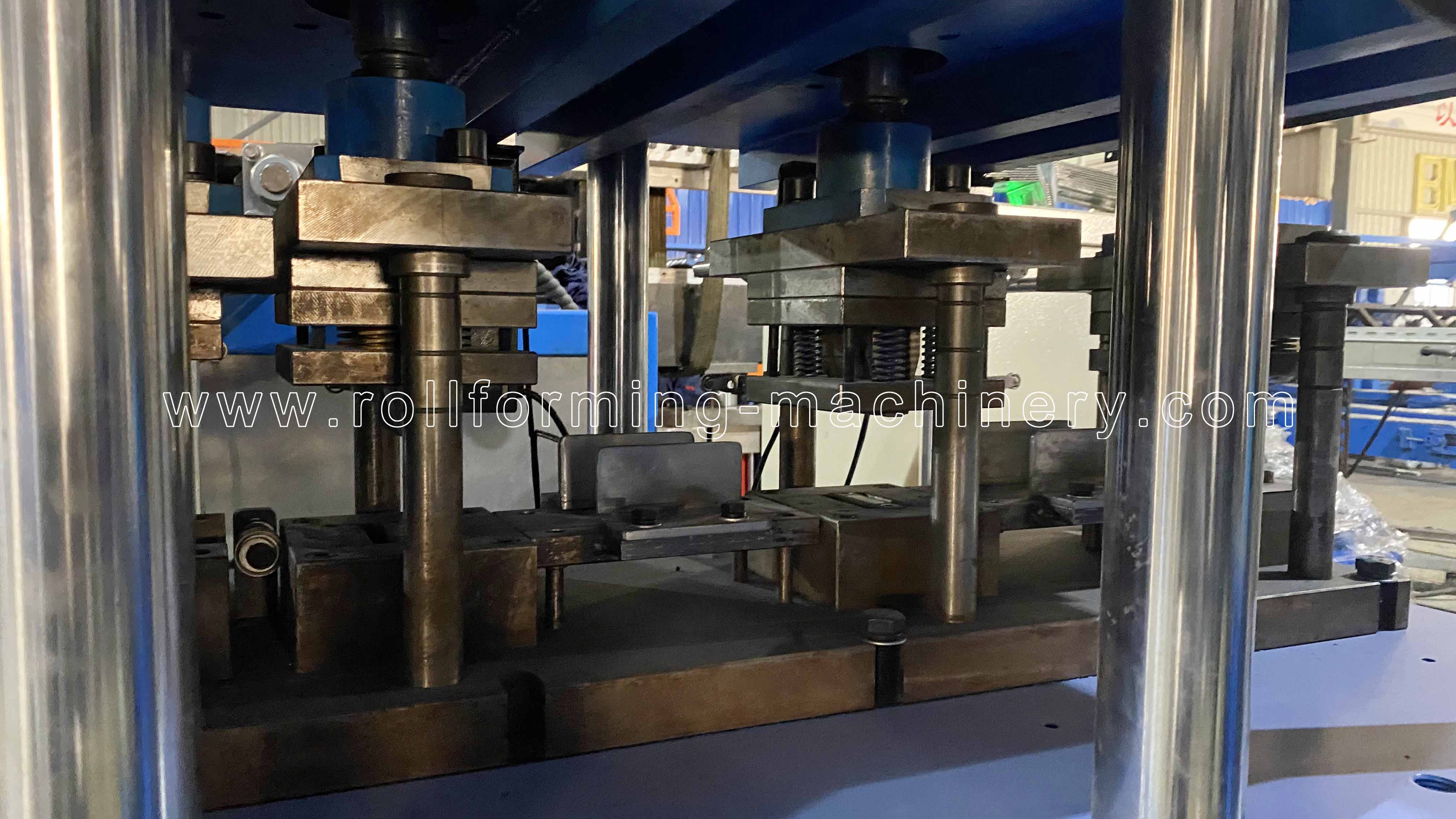 دستگاه مشت زدن