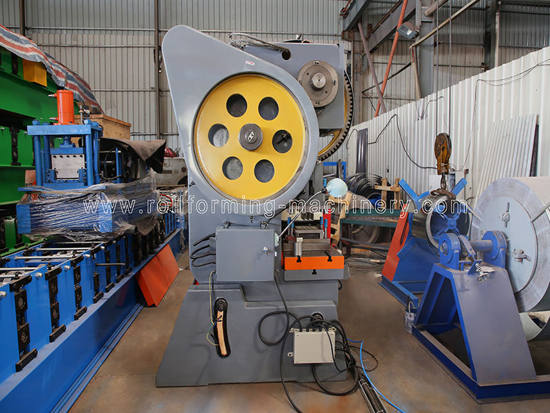 خدمت به درایو و ماشین پانچ