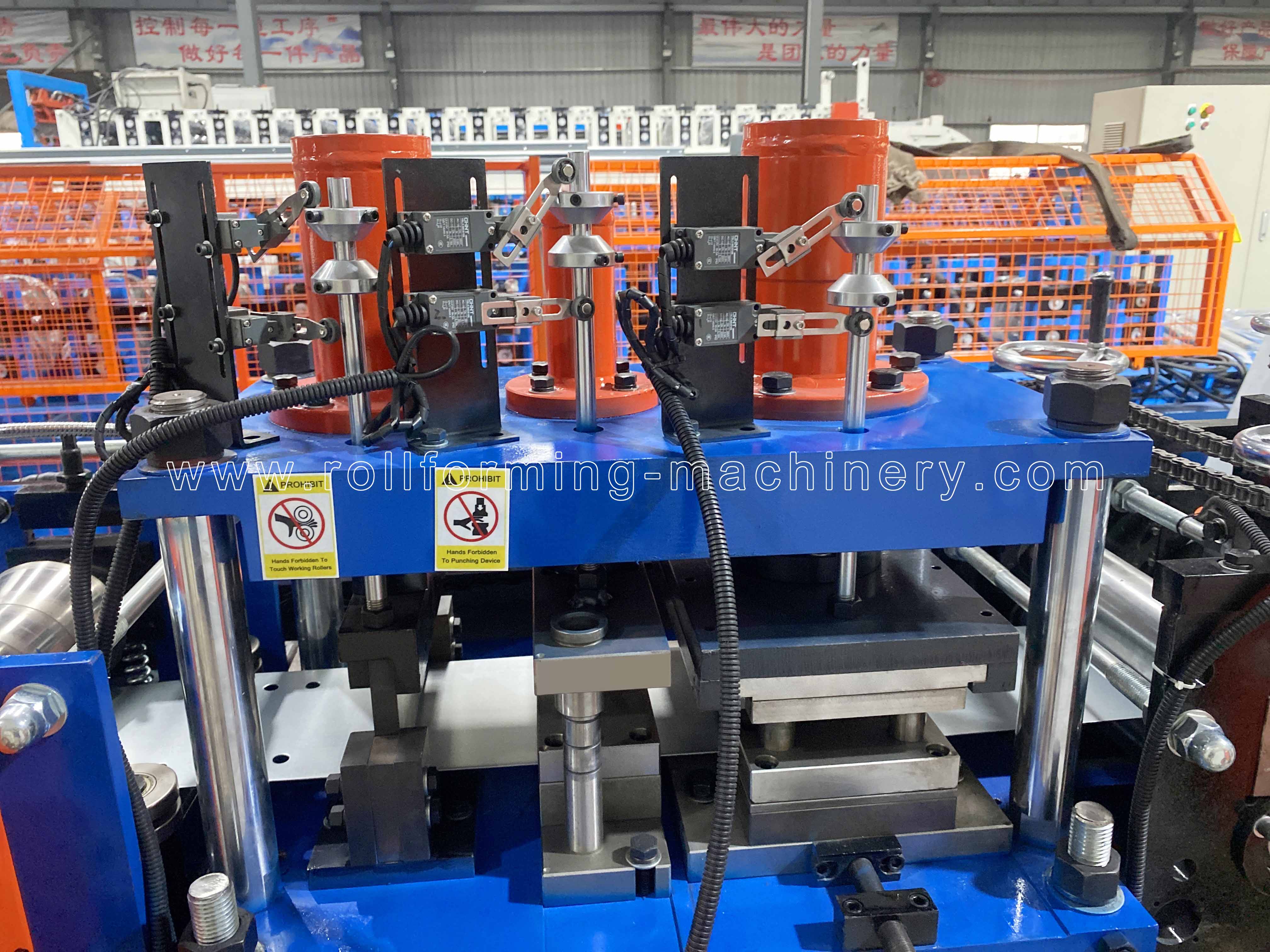 دستگاه مشت زدن